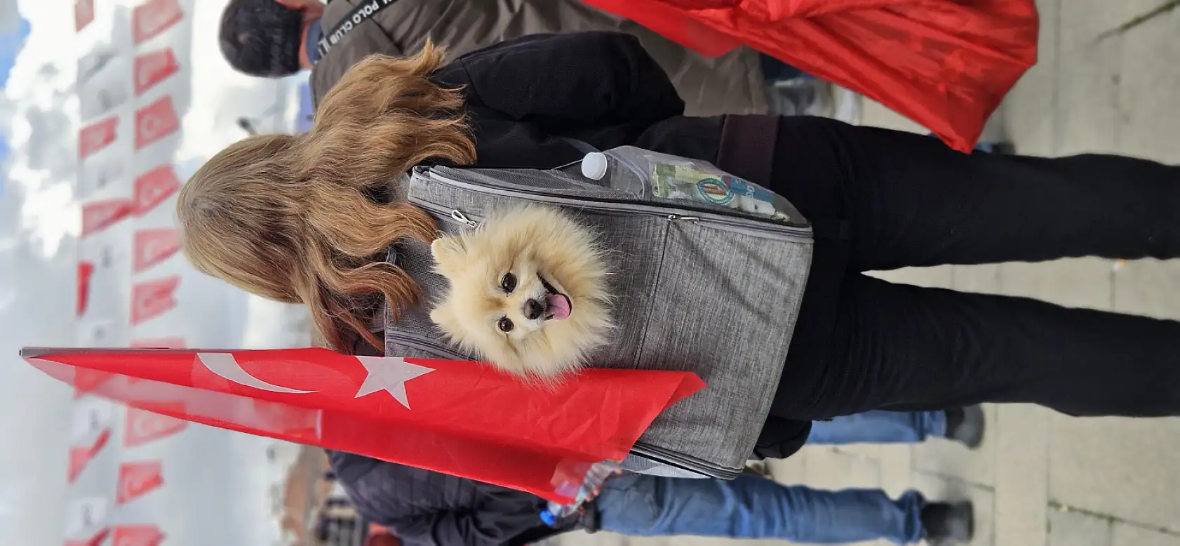 Konya'da yapılan CHP mitinginde basına yansıyan bazı renkli kareler!