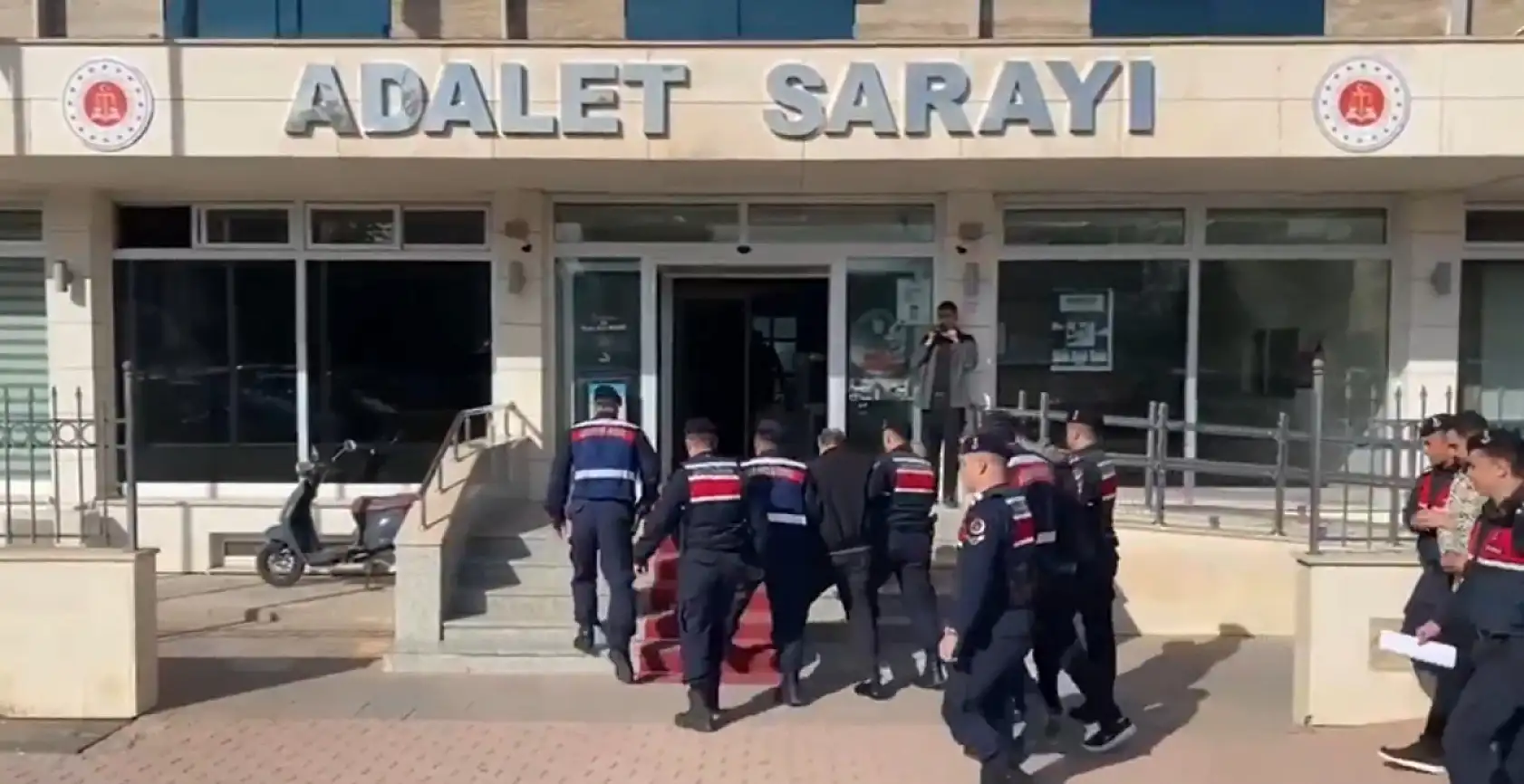 Konyalı bakan 7 ildeki dev operasyonu duyurdu: 67 şüpheli yakalandı!