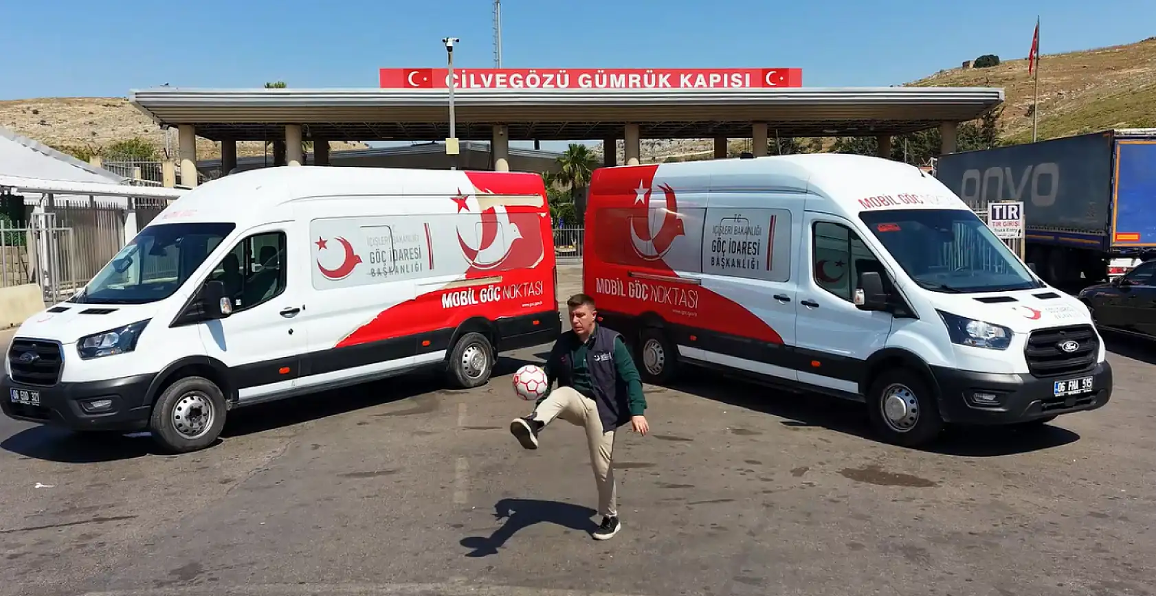 Konyalı bakan A Milli Futbol Takımı için  topun başına geçti!