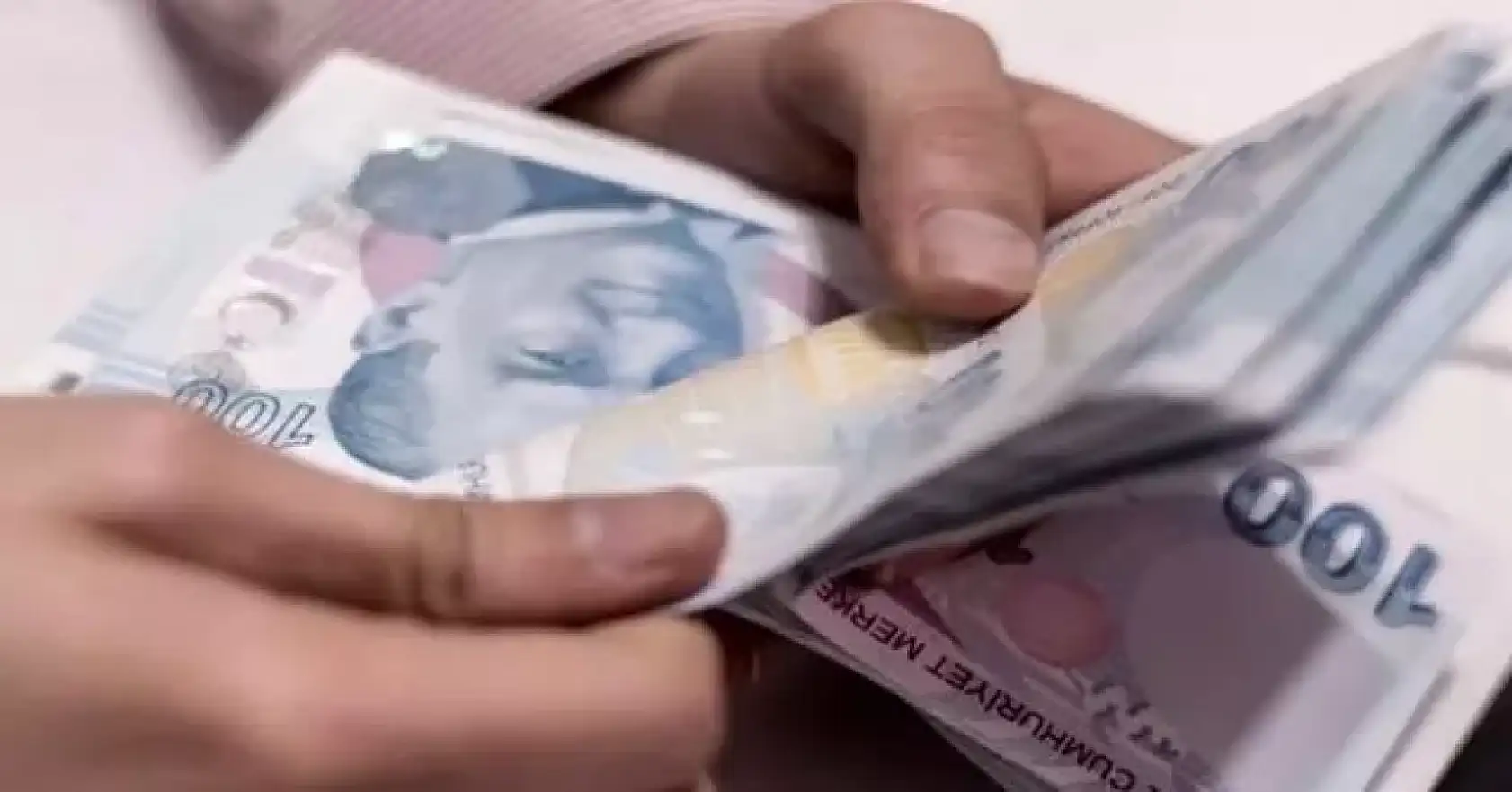 Milyonlarca çalışanı ilgilendiriyor! Asgari ücret için yeni senaryolar neler?