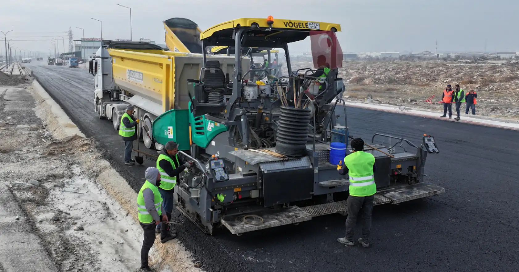 Konya'da tramvay hattı çalışmaları hız kesmeden sürüyor: Aslım caddesi'nde asfalt yenileme başladı!