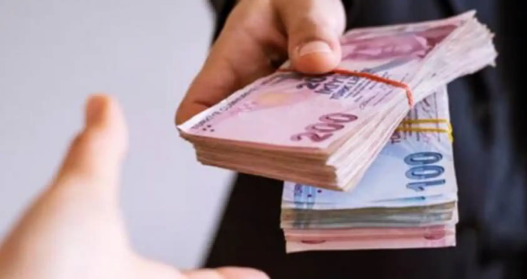Eğitim yardımı artıyor: Öğrencilere 9 bin TL nakdi destek!