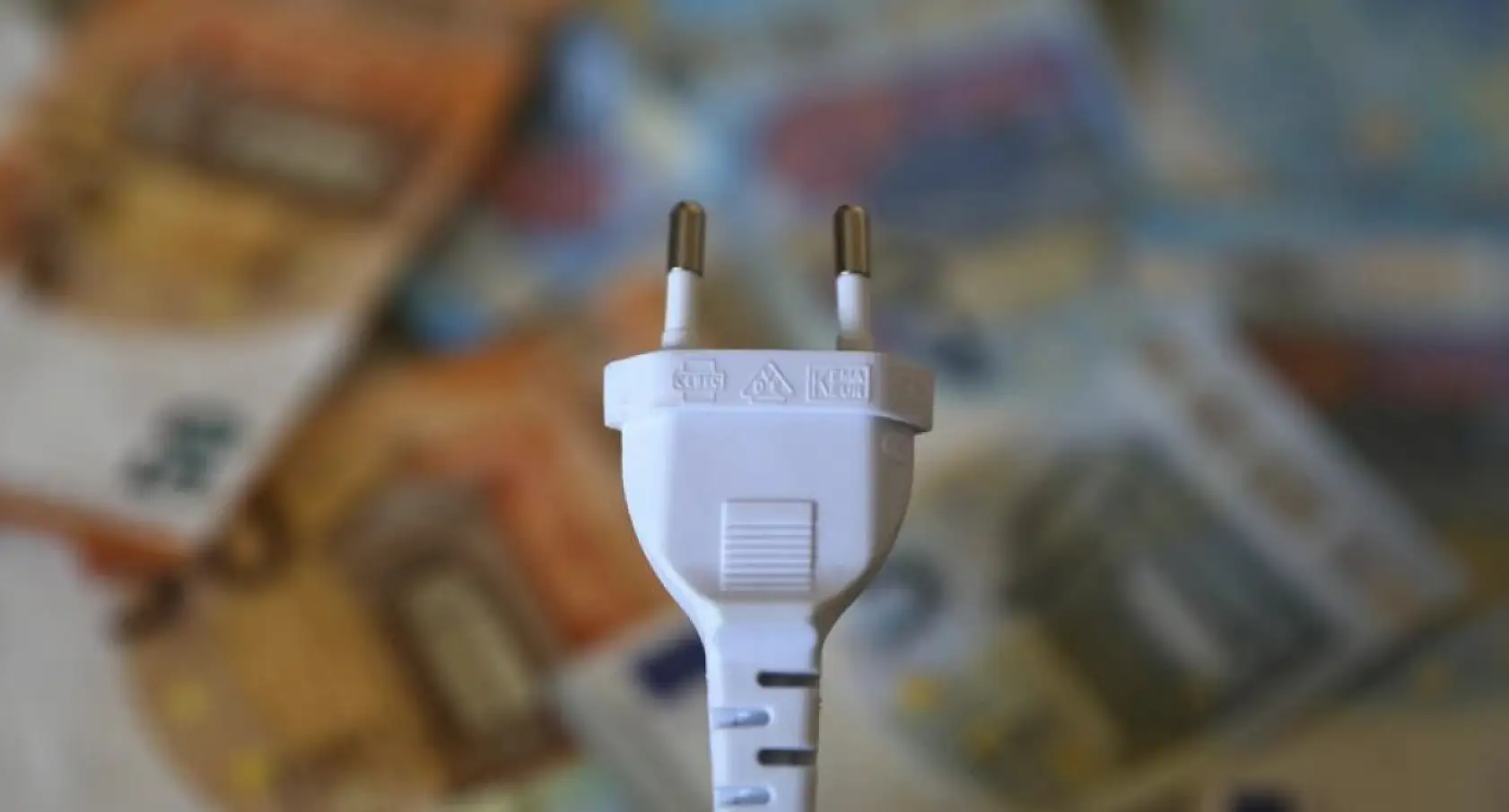 Elektrik faturanız neden yüksek geliyor? Prize takılı kalan cihazlar cebinizi yakıyor