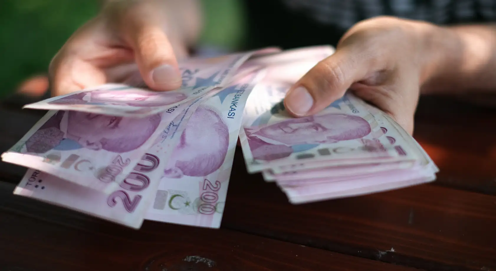 Emeklilerin bekleyişi sona eriyor! Maaş farkları yarın yatacak