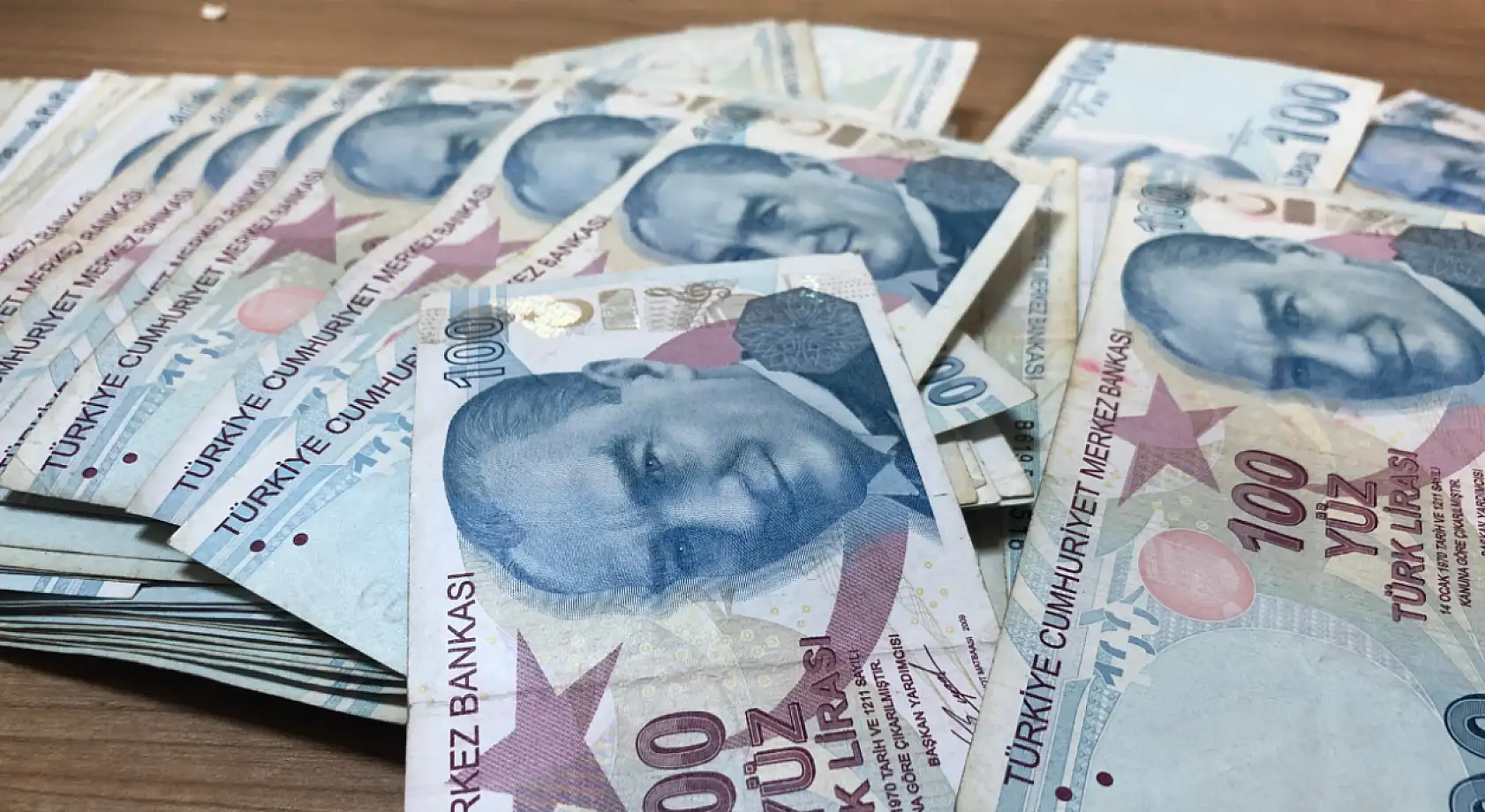 Mehmet Şimşek'ten emekli maaşı ve asgari ücret mesajı! Seyyanen zam yerine yeni destek modeli mi geliyor?