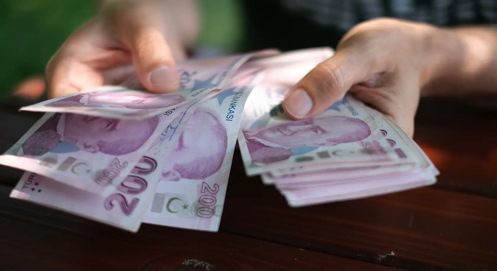 Milyonlarca emekliyi ilgilendiriyor: Aylıklar kesiliyor, faiziyle geri alınıyor!