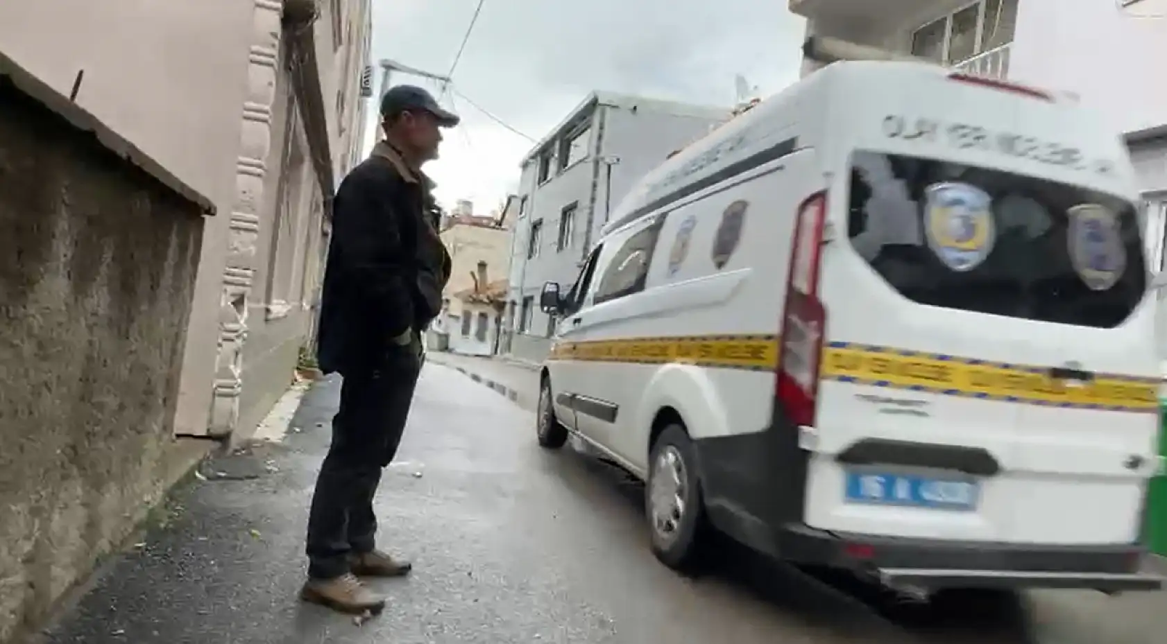 Eski polisin kayıp dosyasındaki korkunç detay: Katiliyle aynı yastığa baş koymuş!