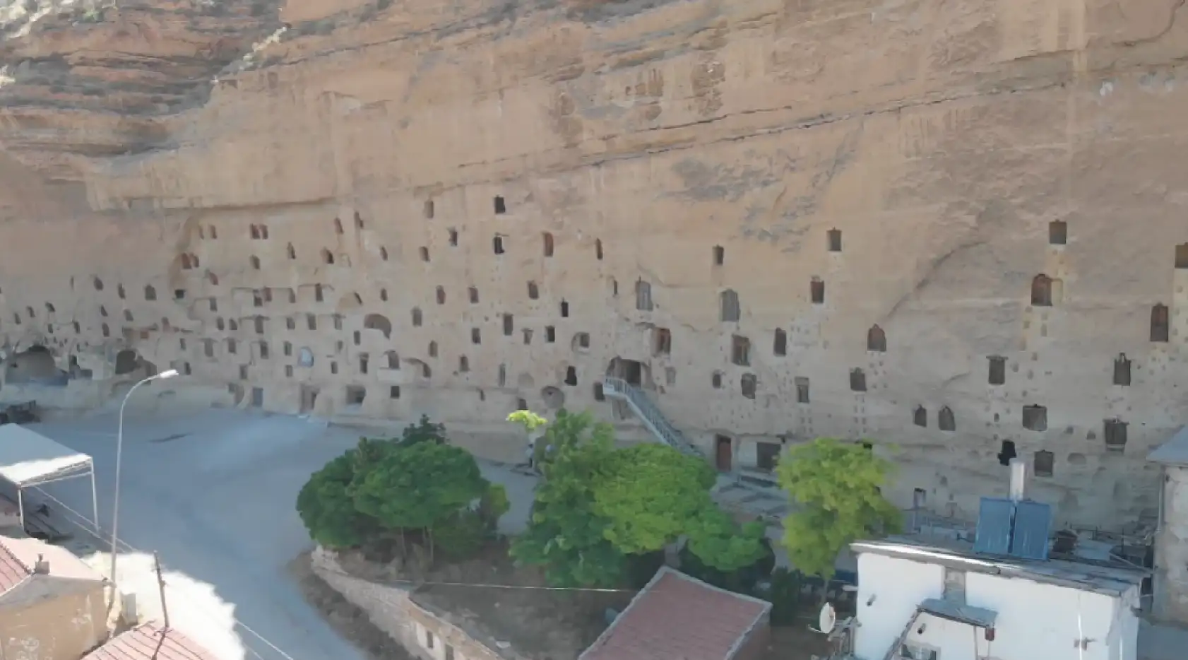 Anadolu'nun göbeğinde 252 odalı dev tahıl ambarı! 800 yıllık miras ayakta! Soğutma sistemi mühendisleri bile şaşırtıyor