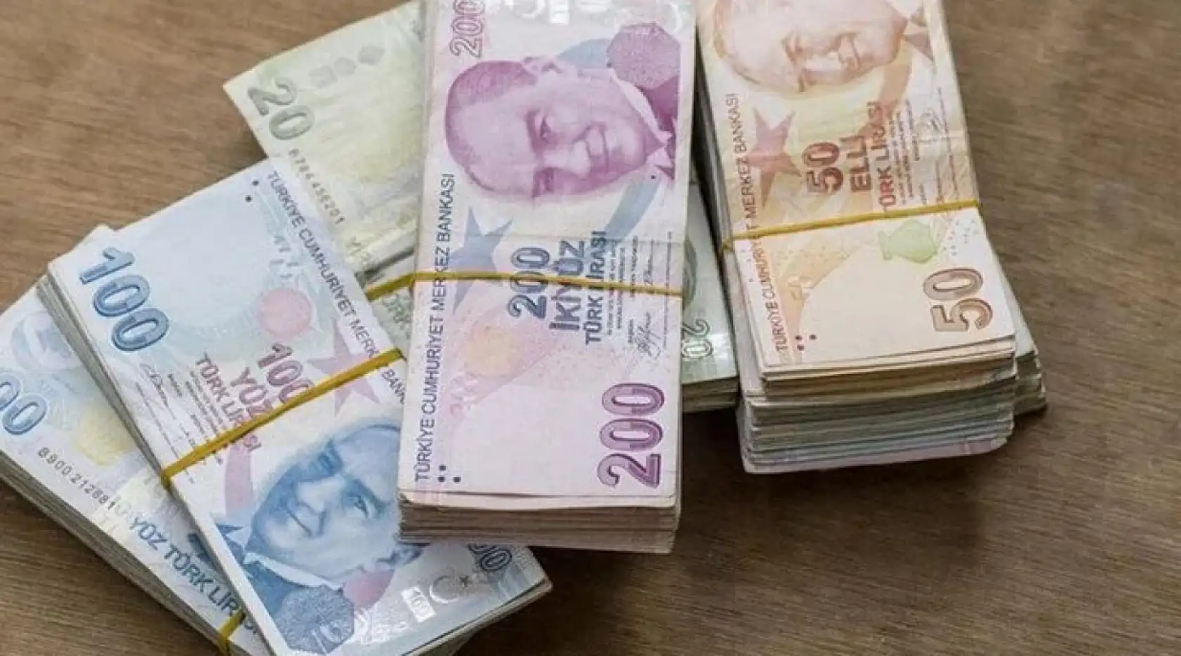 ATM'lerde yeni dönem başlıyor: 2025'te sadece 200 TL mi çekilecek?