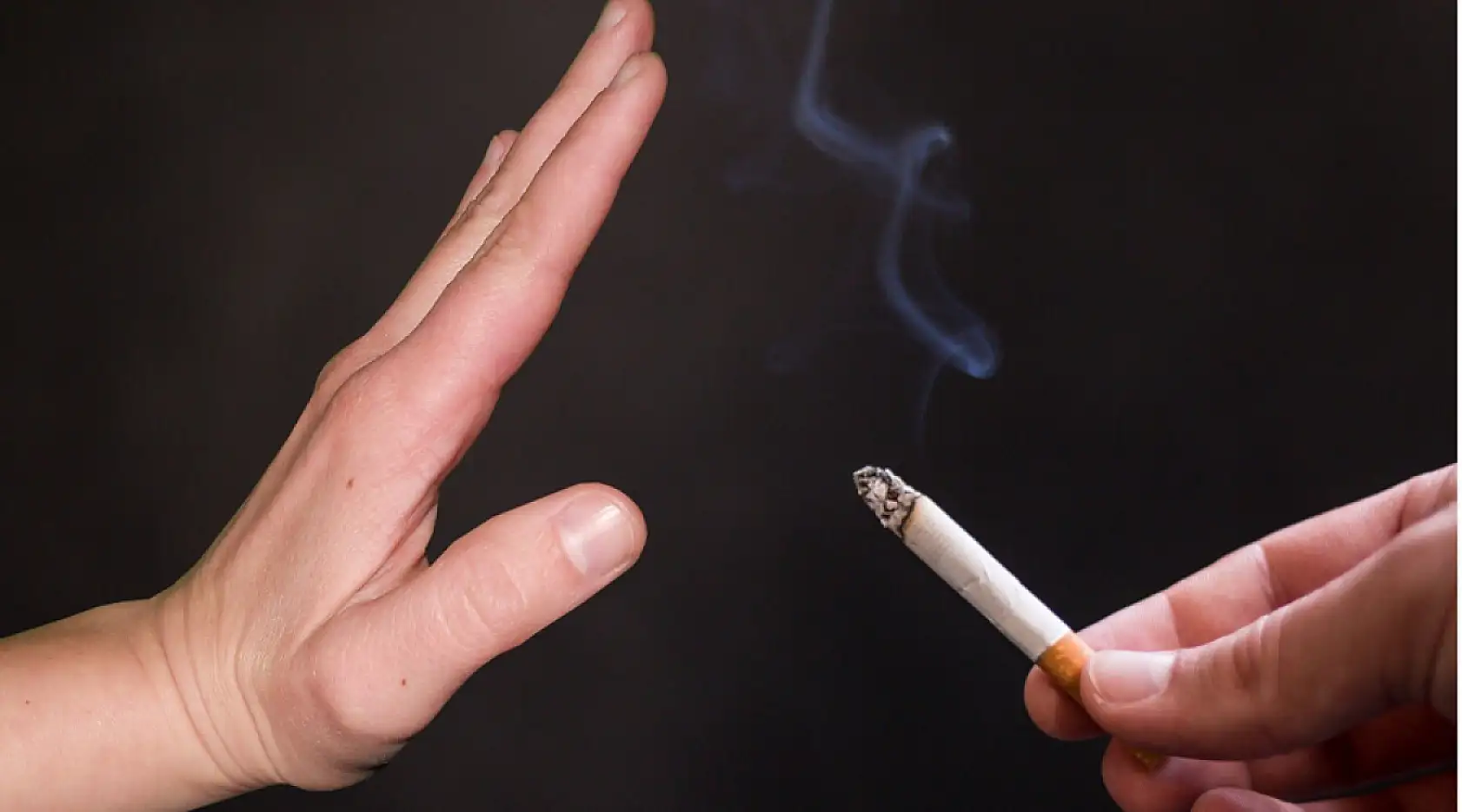 Sigara, ağız ve diş sağlığını tehdit ediyor