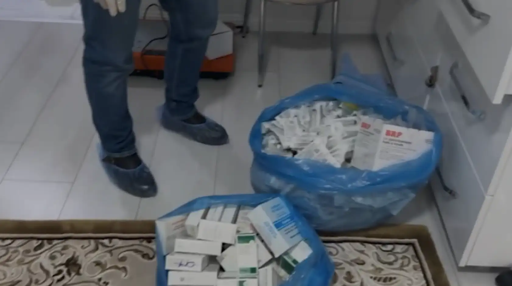 Konya'da kaçak klinik operasyonu: Evi eczaneye çevirmişler!