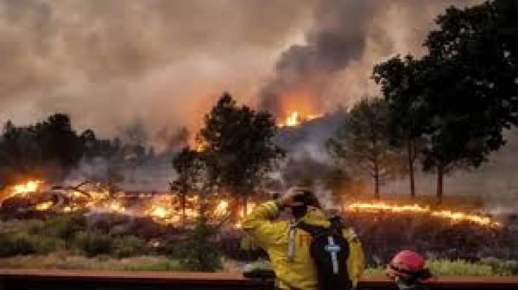 Kaliforniya yangınlarının ardındaki milyarder sırrı: Yangın neden sönmüyor?