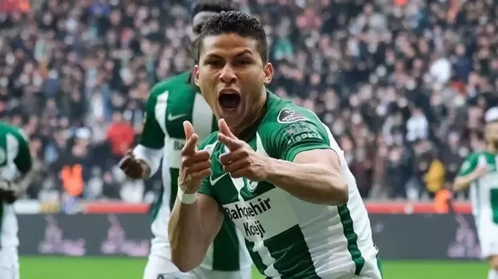 Konyaspor'a stoper önerileri! Bu oyuncular takıma cuk oturur...