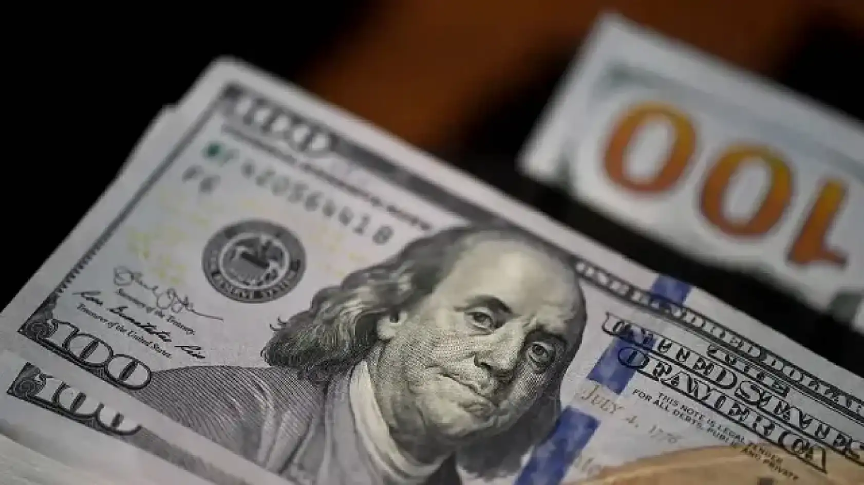 TL'de değer kaybı hızlandı: Döviz kurları yeni rekora koşuyor!