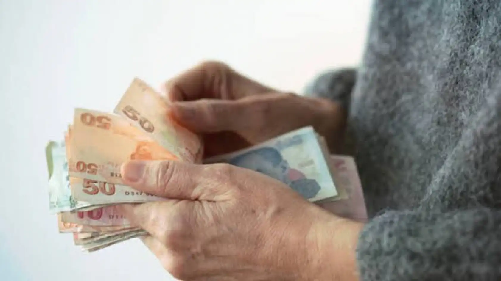 Milyonların gözü kulağı TÜİK'teydi: Memur ve emeklinin temmuz zammı netleşti! İşte yeni maaş oranları