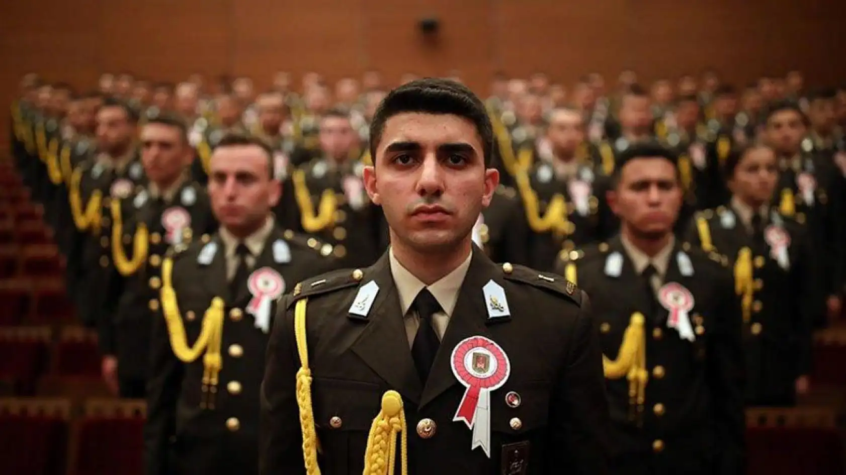 Milli Savunma Bakanlığı Üniversite Mezunu Muvazzaf Subay Alacak