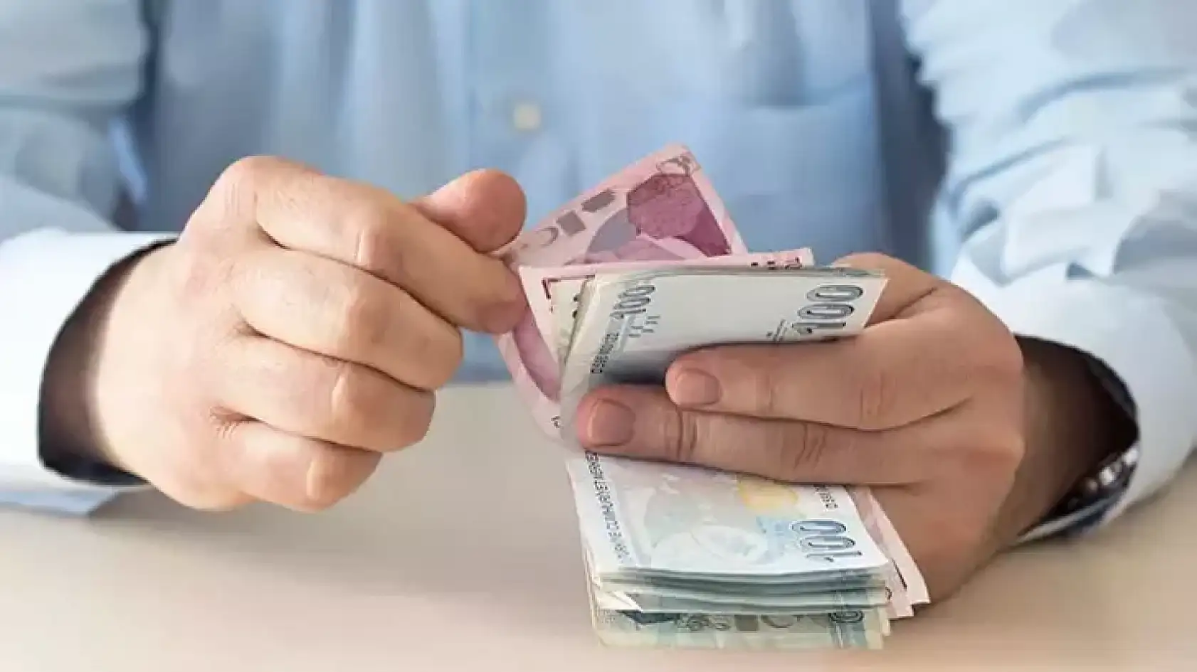 Bankalar çıldırdı! Bu banka başvuranlara 10.000 TL nakit veriyor
