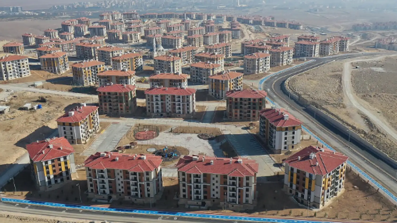 Bakan Kurum müjdeyi verdi: 14 ilde konut projesi için kurallar çekiliyor!