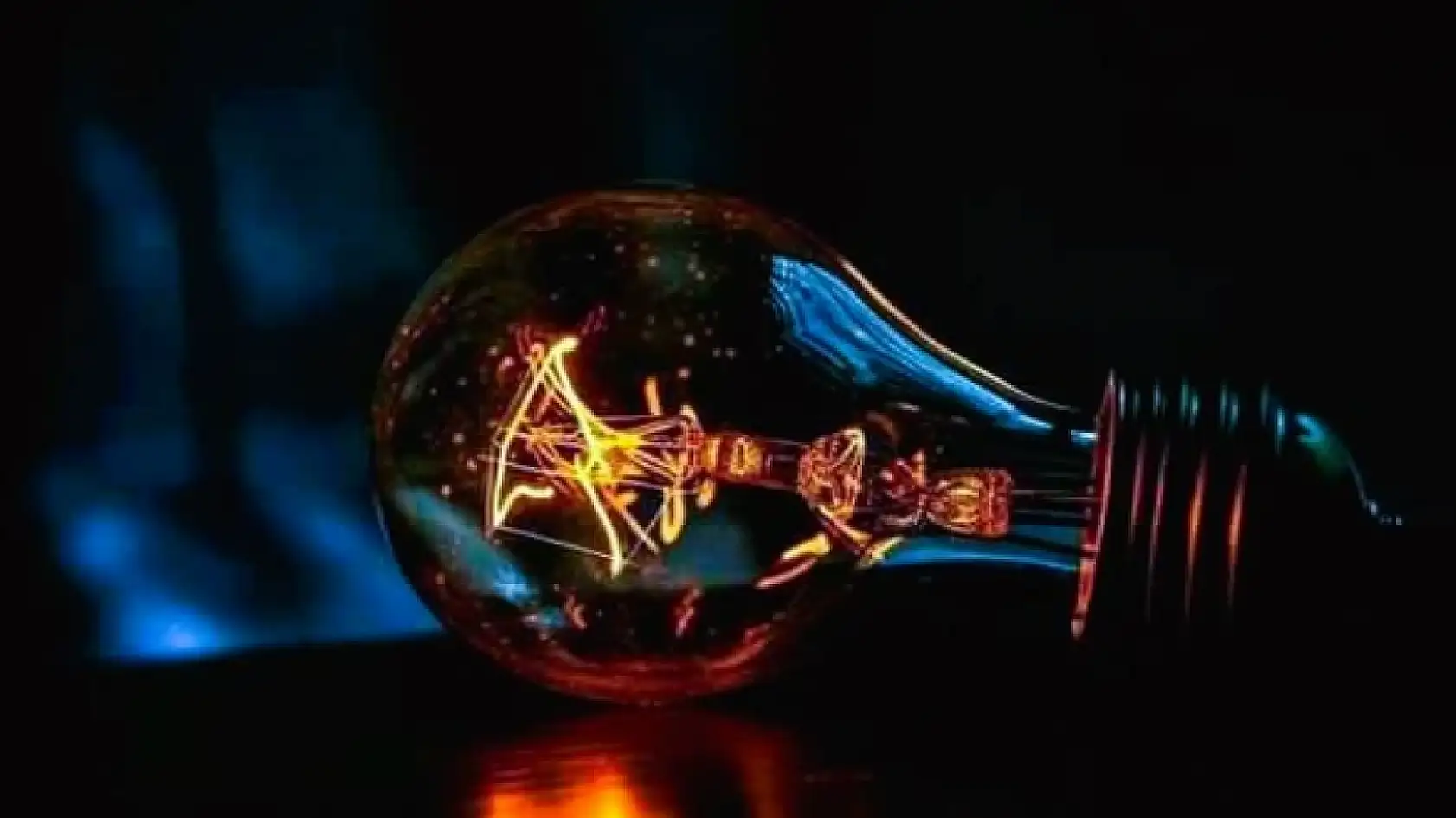 Konya'ya yeni haftaya elektrik kesintileriyle girecek: Birçok adres için uyarı verildi!