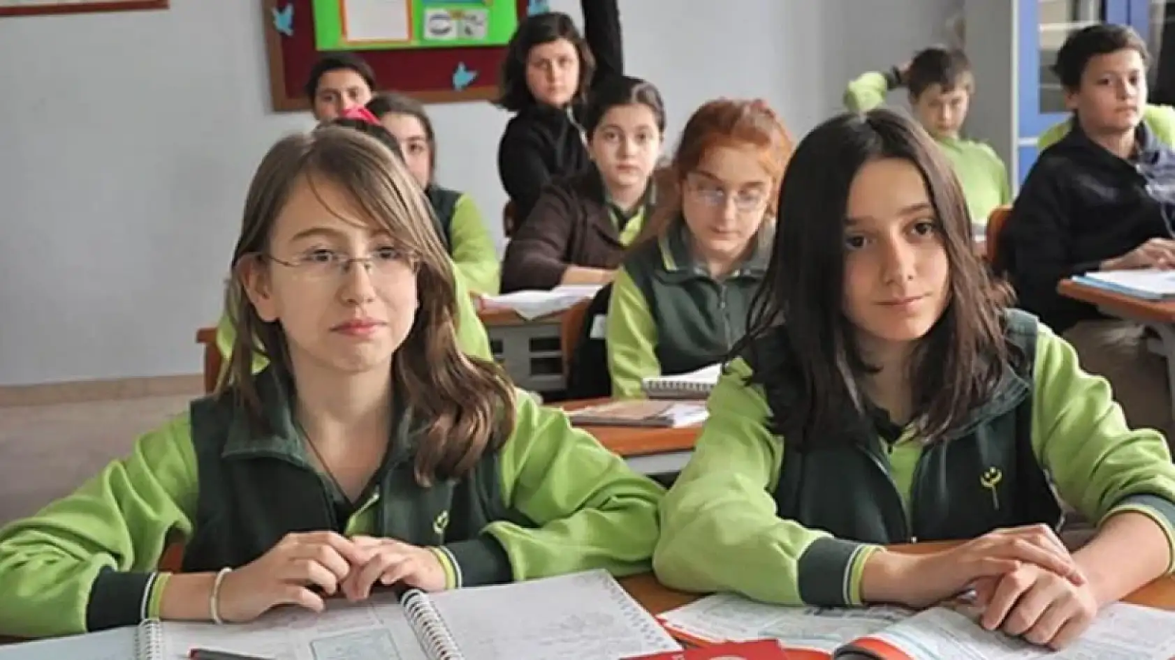 Bakan Tekin resmen duyurdu: Bu Cuma okullar tatil!