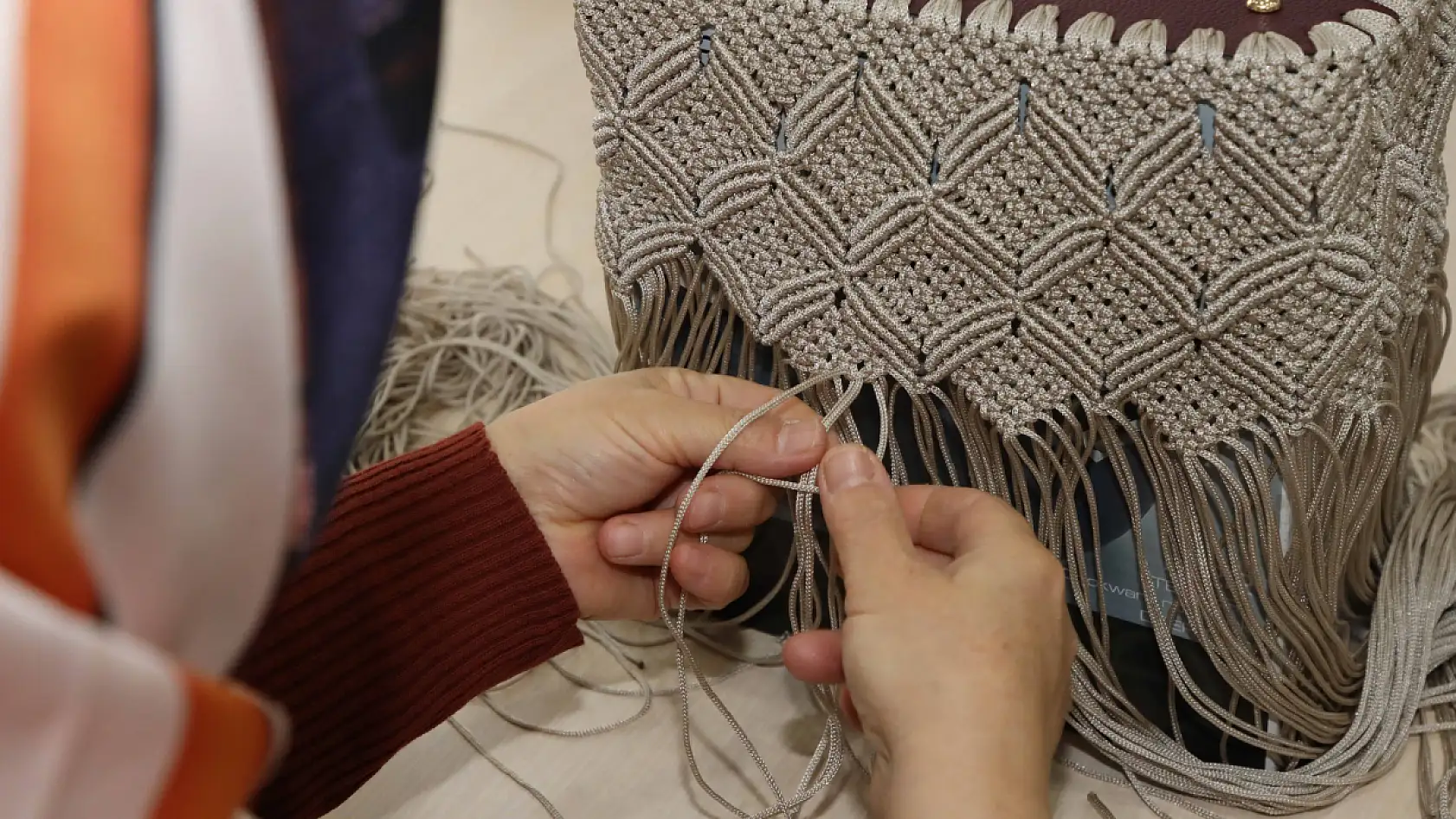 KOMEK'te bahar hareketi: Kursiyerler yeni beceriler kazanıyor