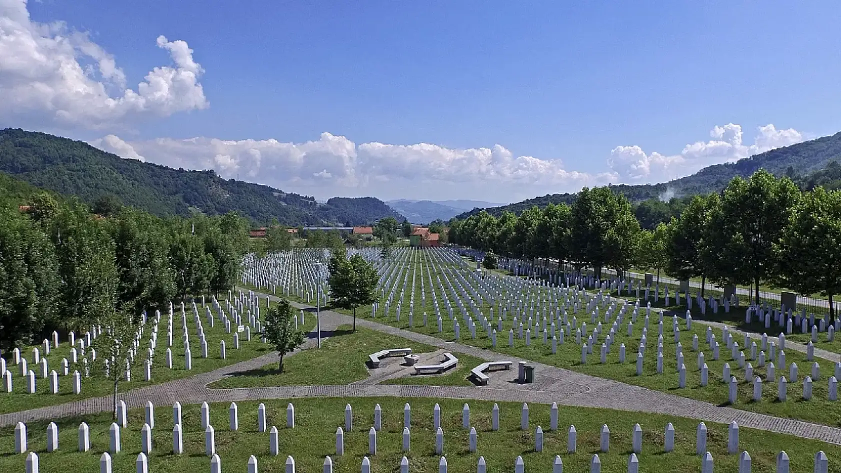Avrupa'nın sustuğu Srebrenitsa Soykırımı'nı mavi kelebekler nasıl haykırdı?