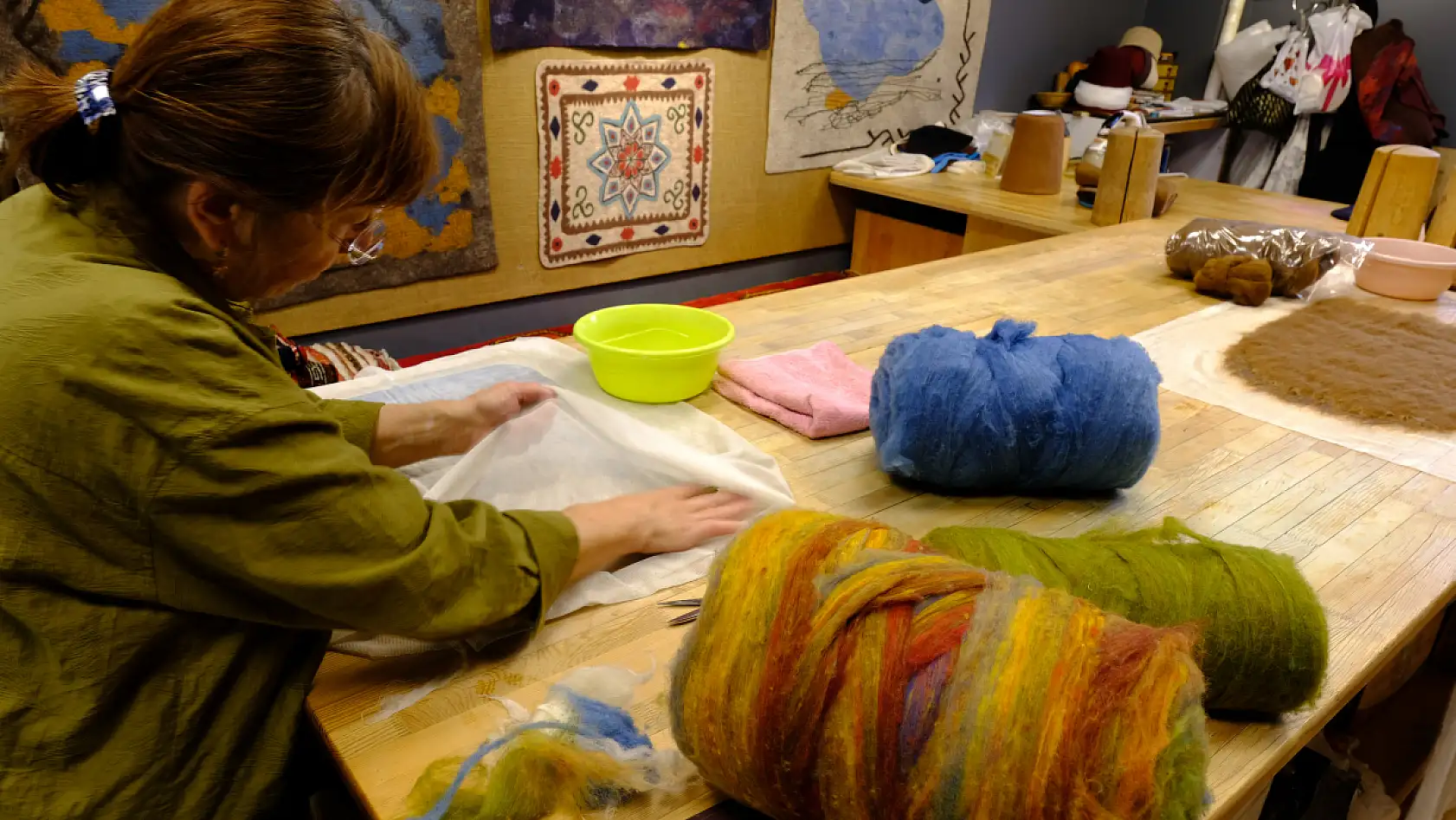 Mevlana Haftası'nda Konya'da keçe mesaisi: Eskiden zanaattı, şimdi sanat