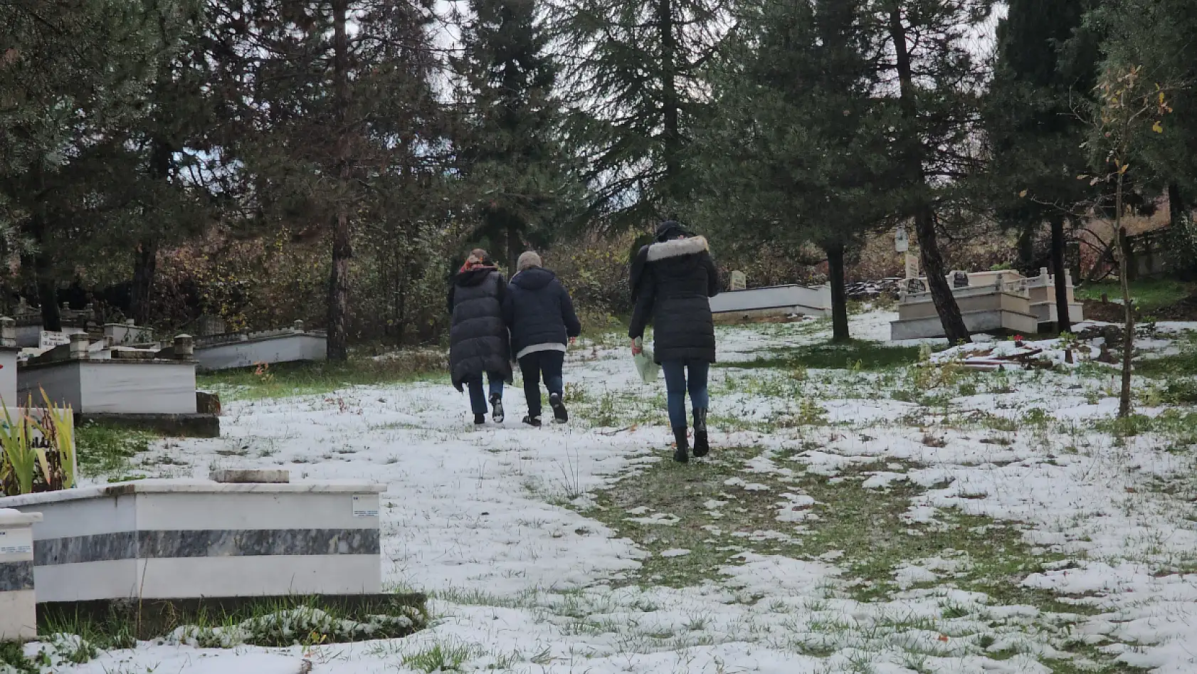 4 kardeşten 2'si acı gerçeği öğrendi! Oklar dedeye çevrildi