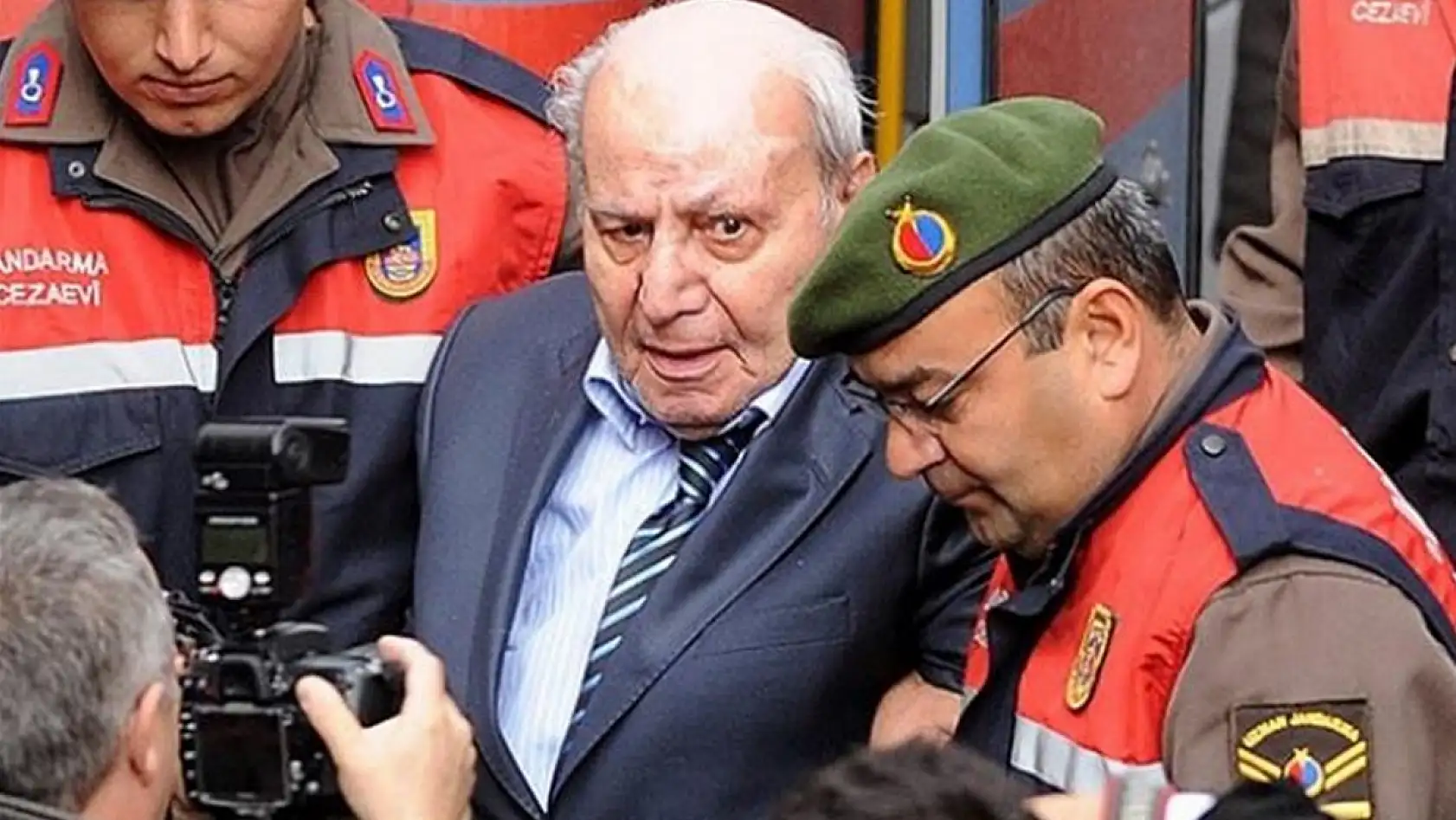 Usta Yazar Taciz İftirasıyla Hapiste Öldü: Gerçekler Yıllar Sonra Öğrenildi