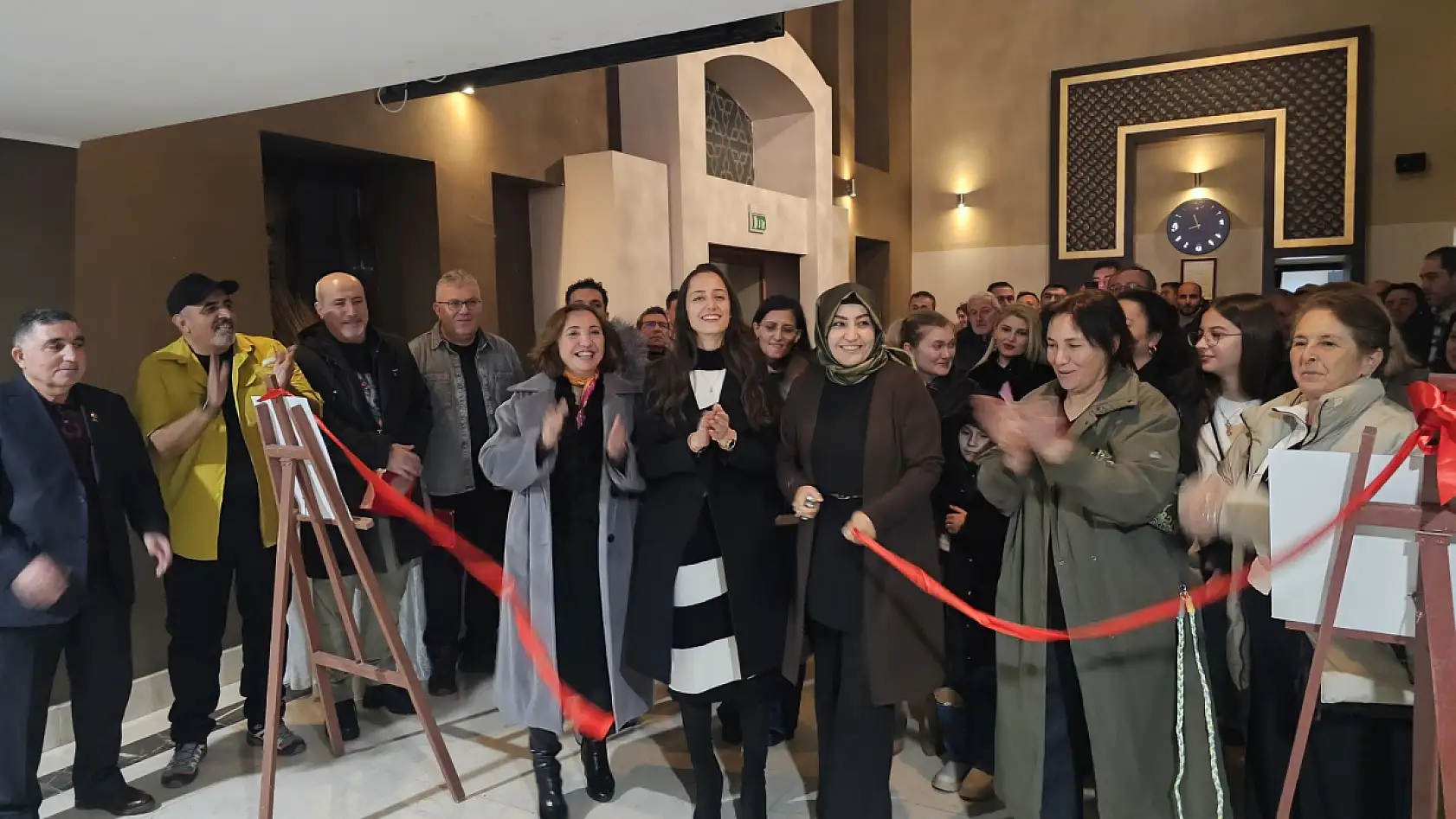 Beyşehir'de büyük buluşma: Arabaşı bahane, dostluk şahane