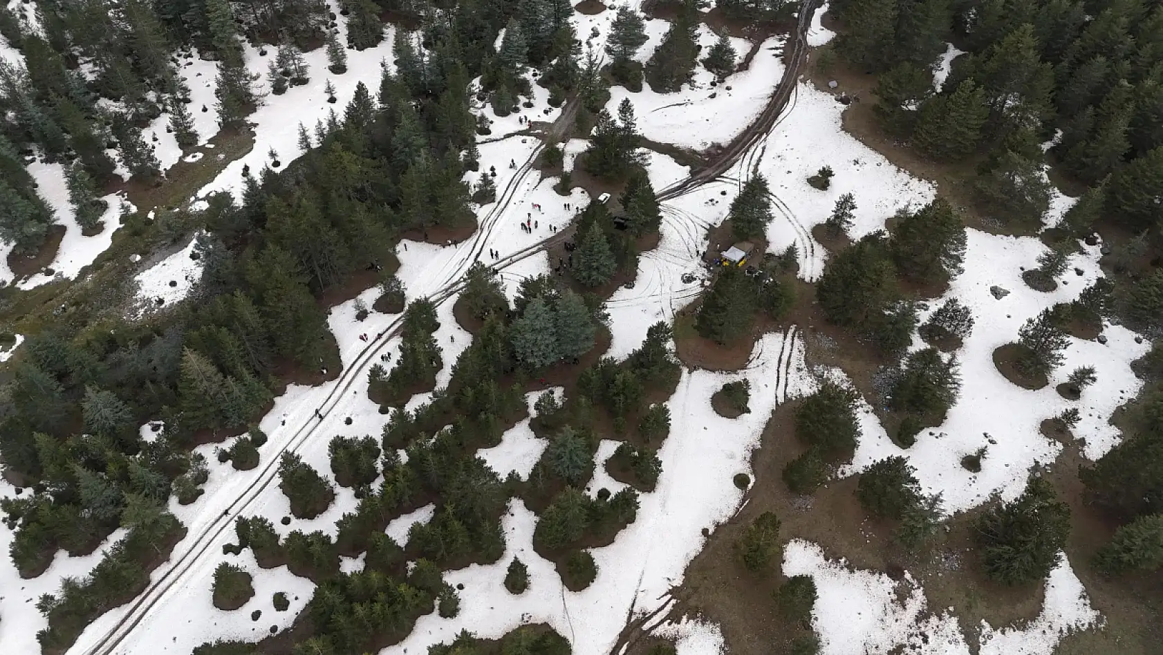Konya'nın kış turizmi yükseliyor: Yoğun katılımlı kar yürüyüşü büyüledi