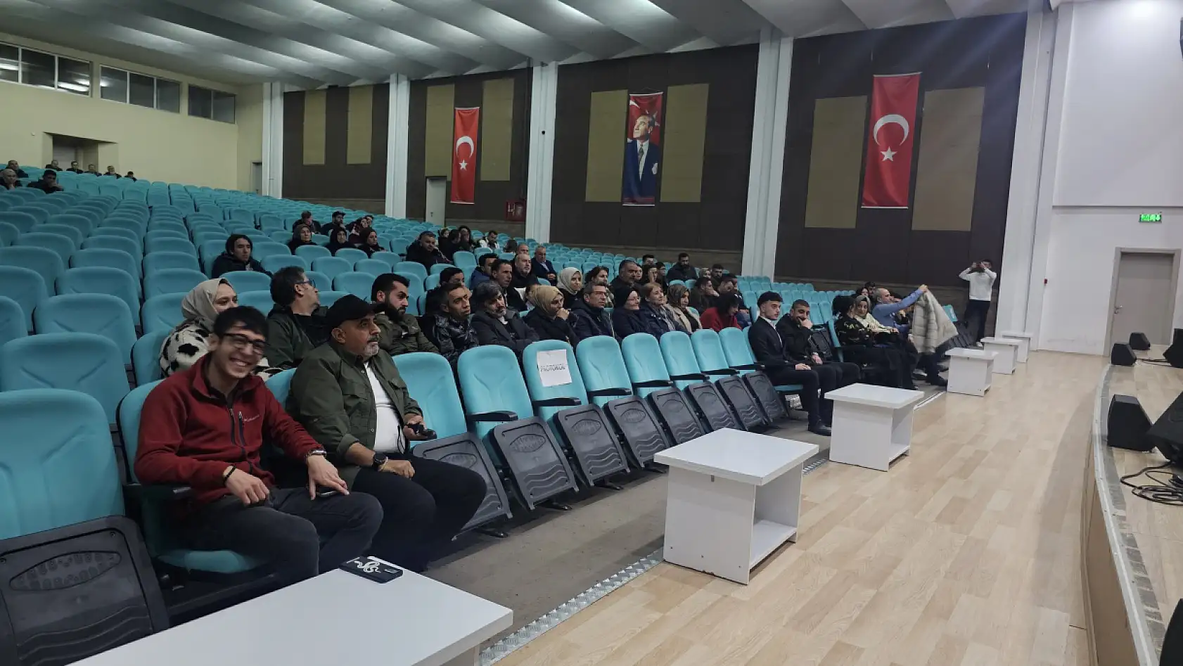 Görsel hafıza canlandı: Konya'da fotoğraf gösterisi ve sergi açıldı