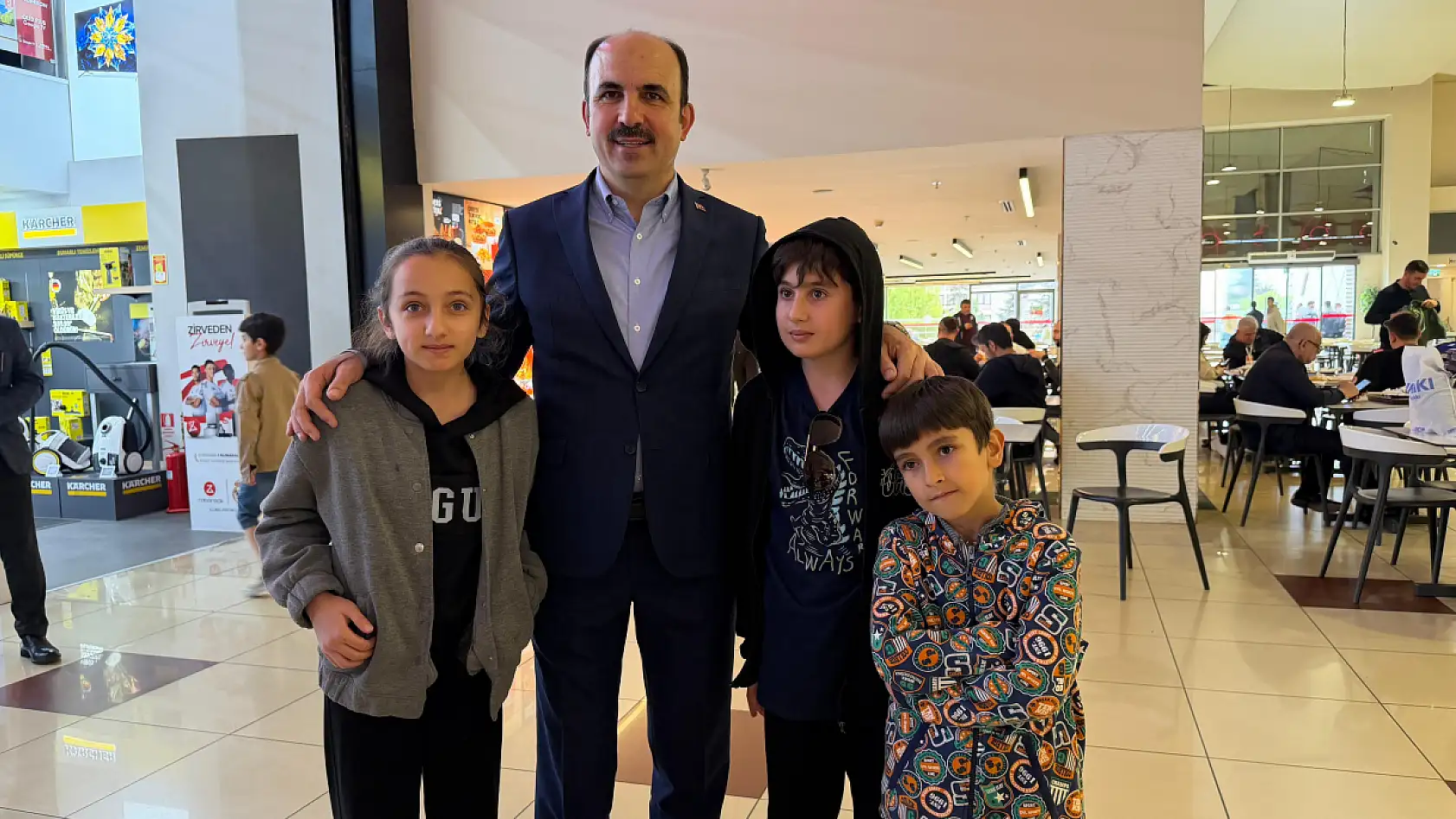 Başkan Altay'dan çarşı çarşı bayram turu