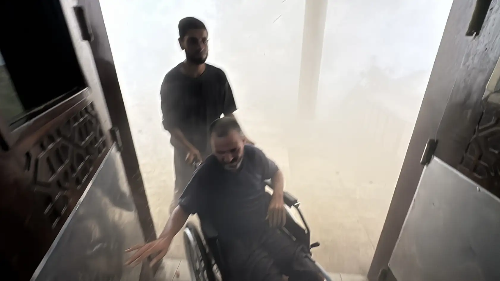 Soykırımcı İsrail hastaneye saldırdı: Çok sayıda yaralı ve hayatını kaybeden var