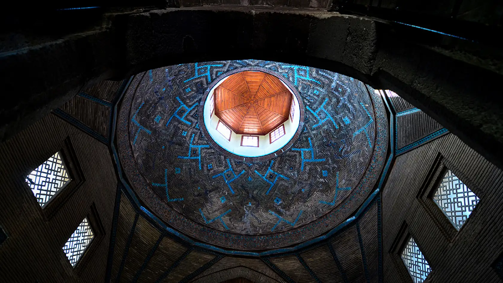 Konya'nın orta yerinde tarihi operasyon! Taş dantel ilmek ilmek yeniden işleniyor