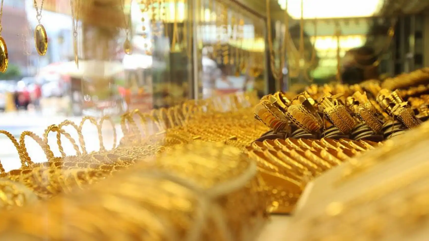 Konya'da altın fren yaptı: Gram altın ve çeyrekte gerileme