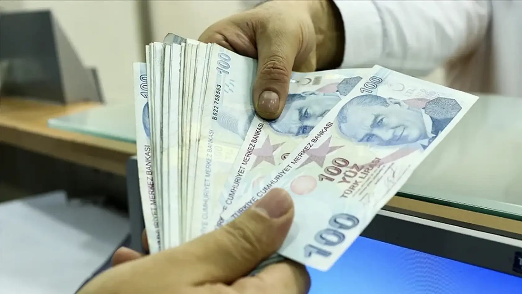 Nokta atışı yapmıştı! O bankadan 2026 için yeni tahmin geldi! Bakın asgari ücret ne kadar olacak…