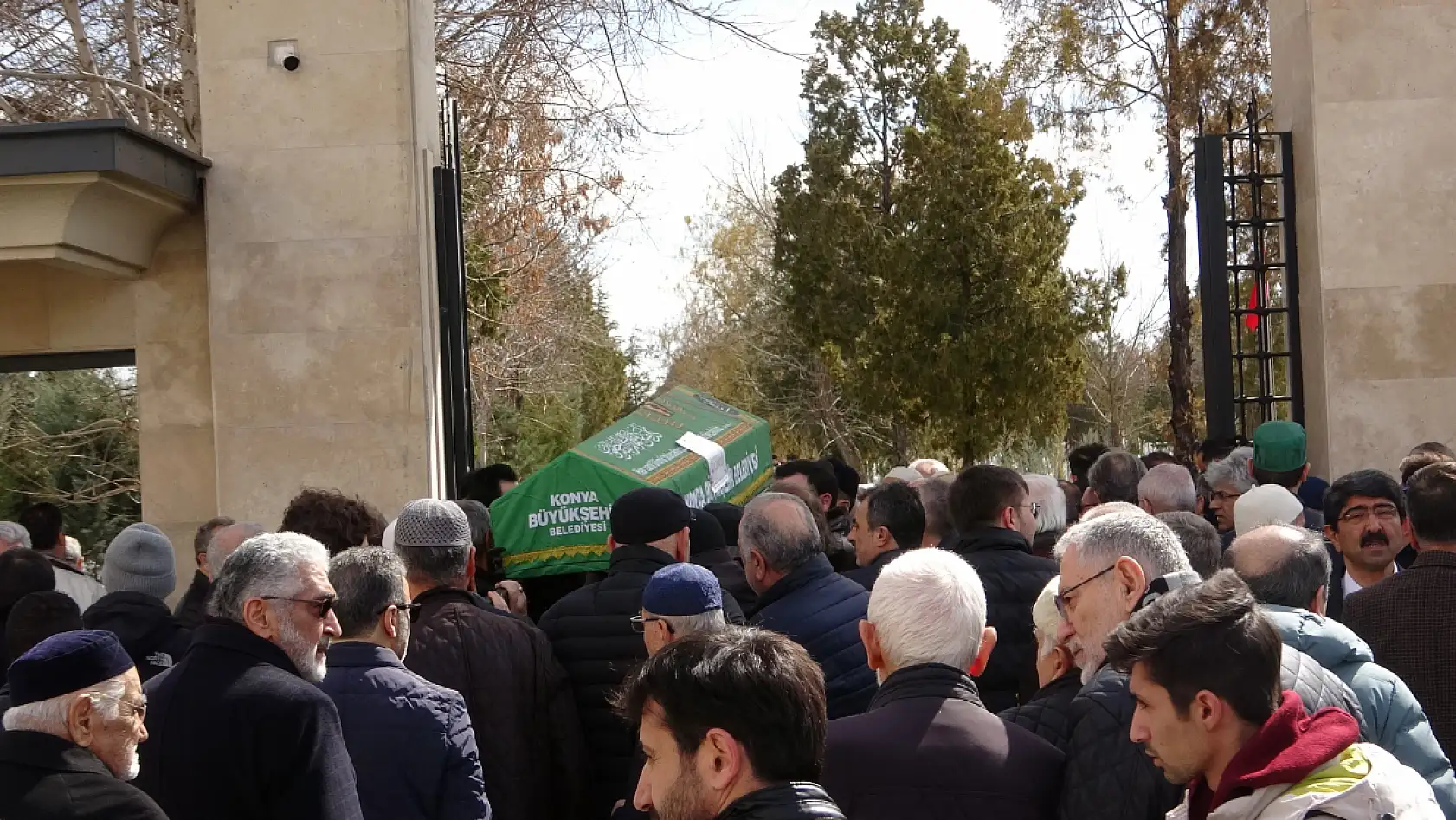 Konya'da hayatını kaybeden profesör sonsuzluğa uğurlandı!