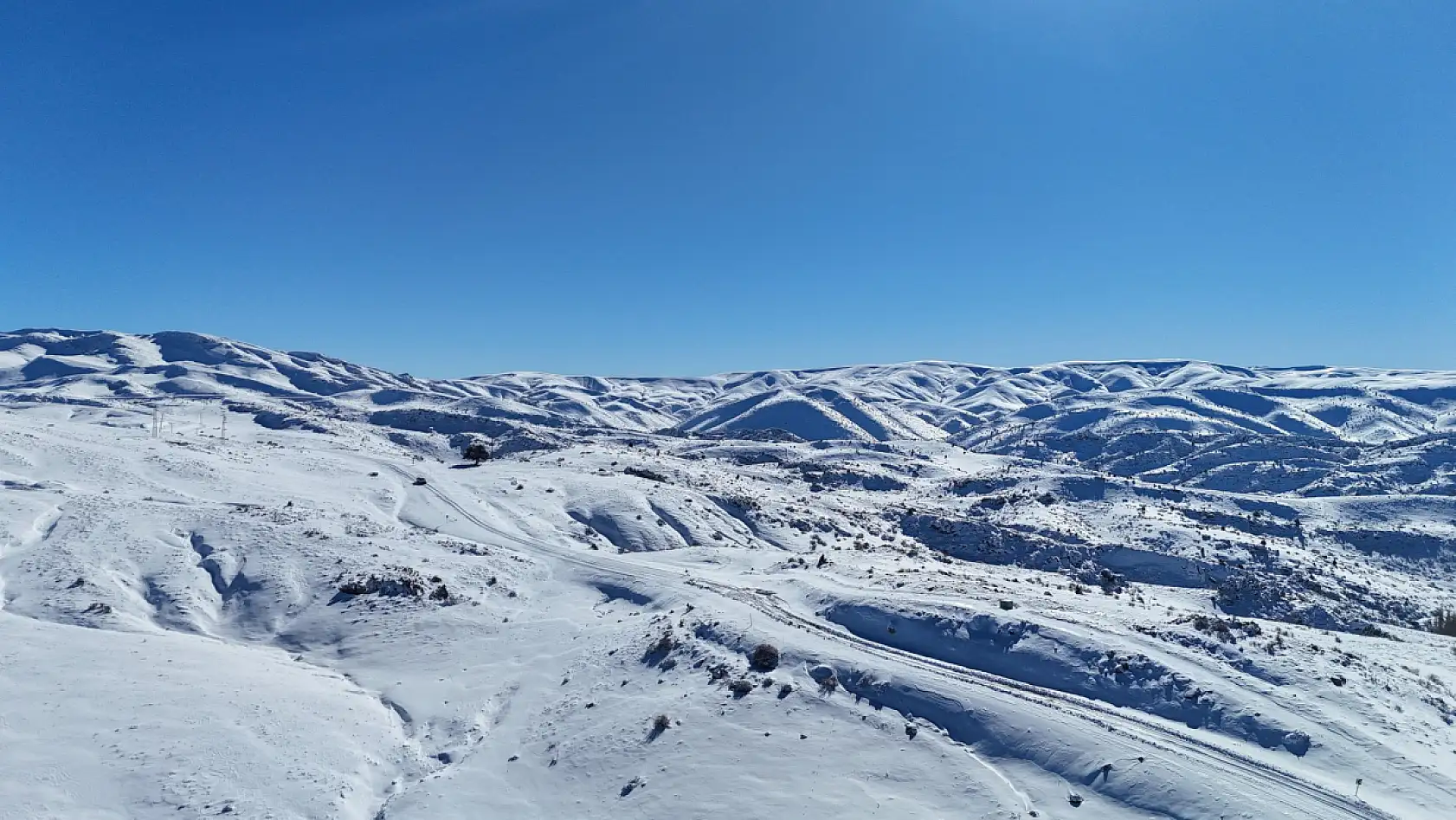 Konya Hadim'de kar toprağı besledi, üretici umutlu
