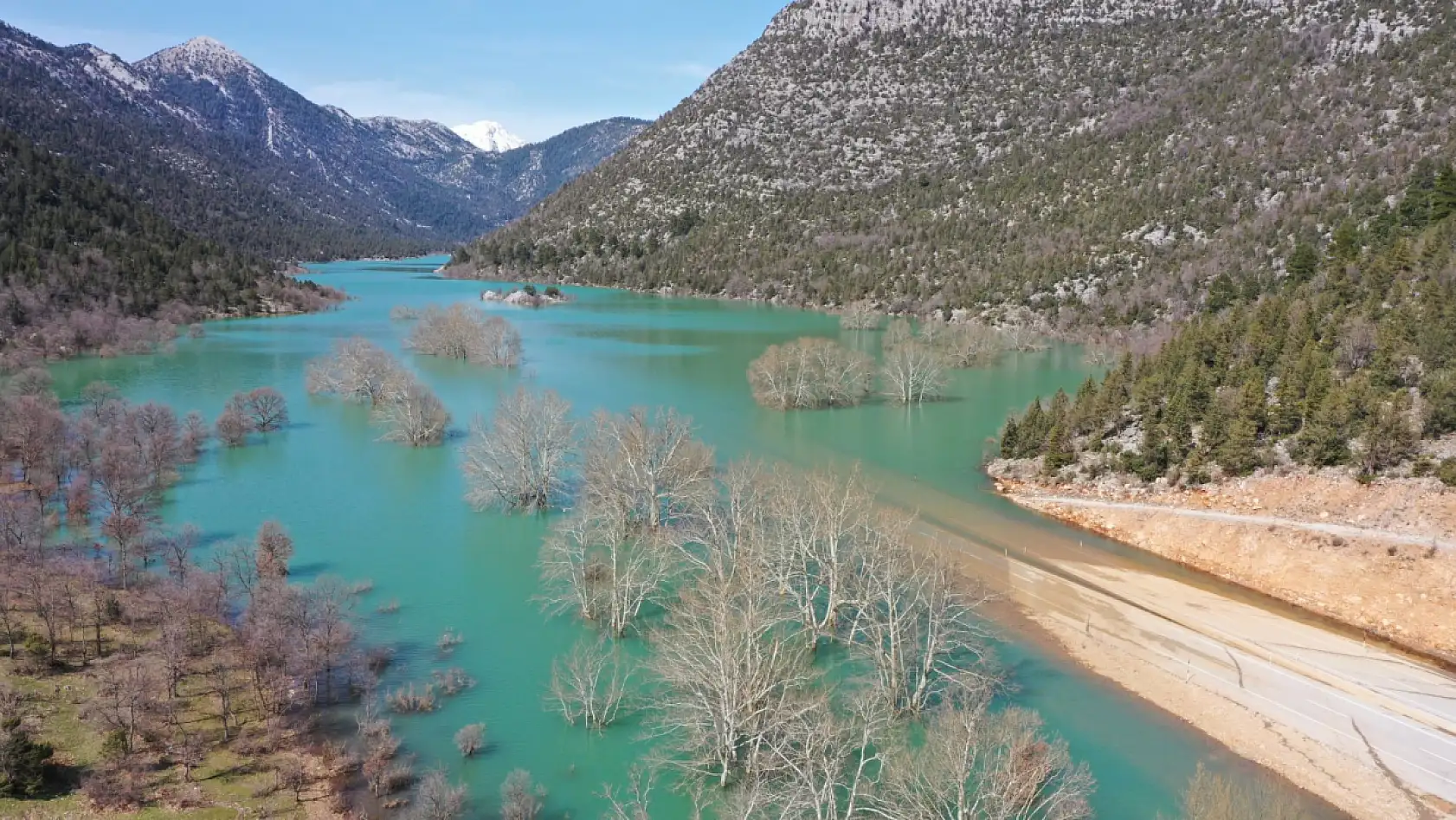 Konya'ya giden yol halen sular altında: Son durum dron ile görüntülendi