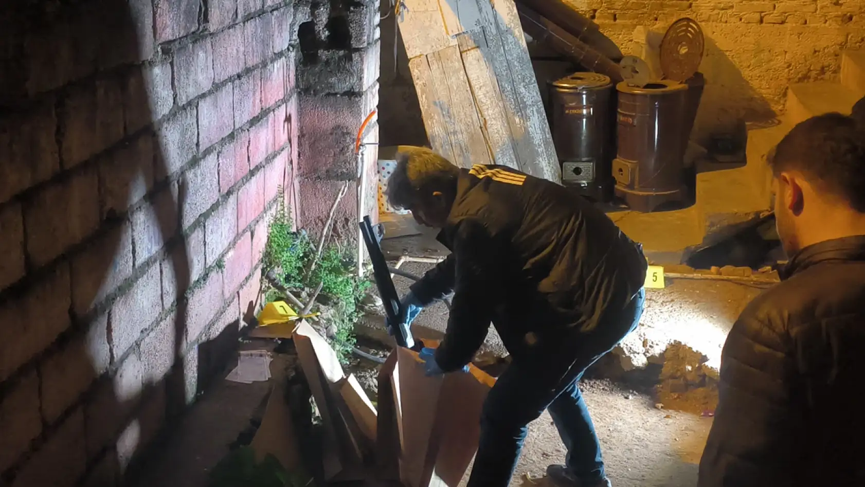Kız isteme tartışması silahlı kavgaya dönüştü: 2 yaralı, 3 gözaltı