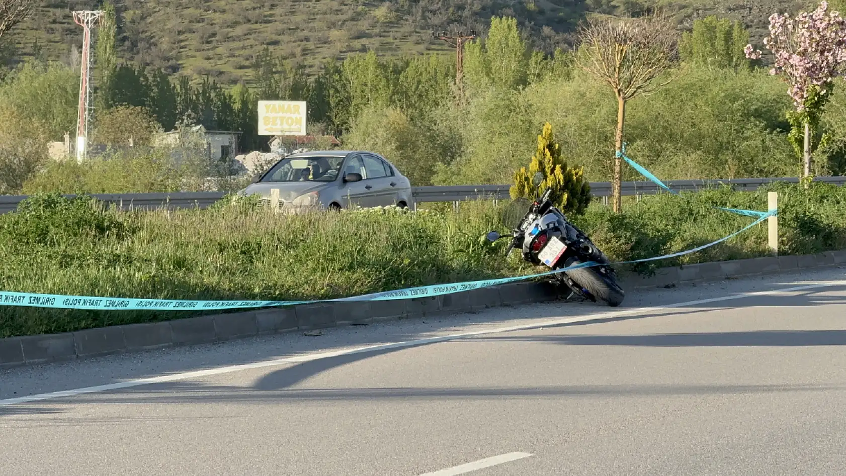 Kontrolden çıkan motosiklet can aldı