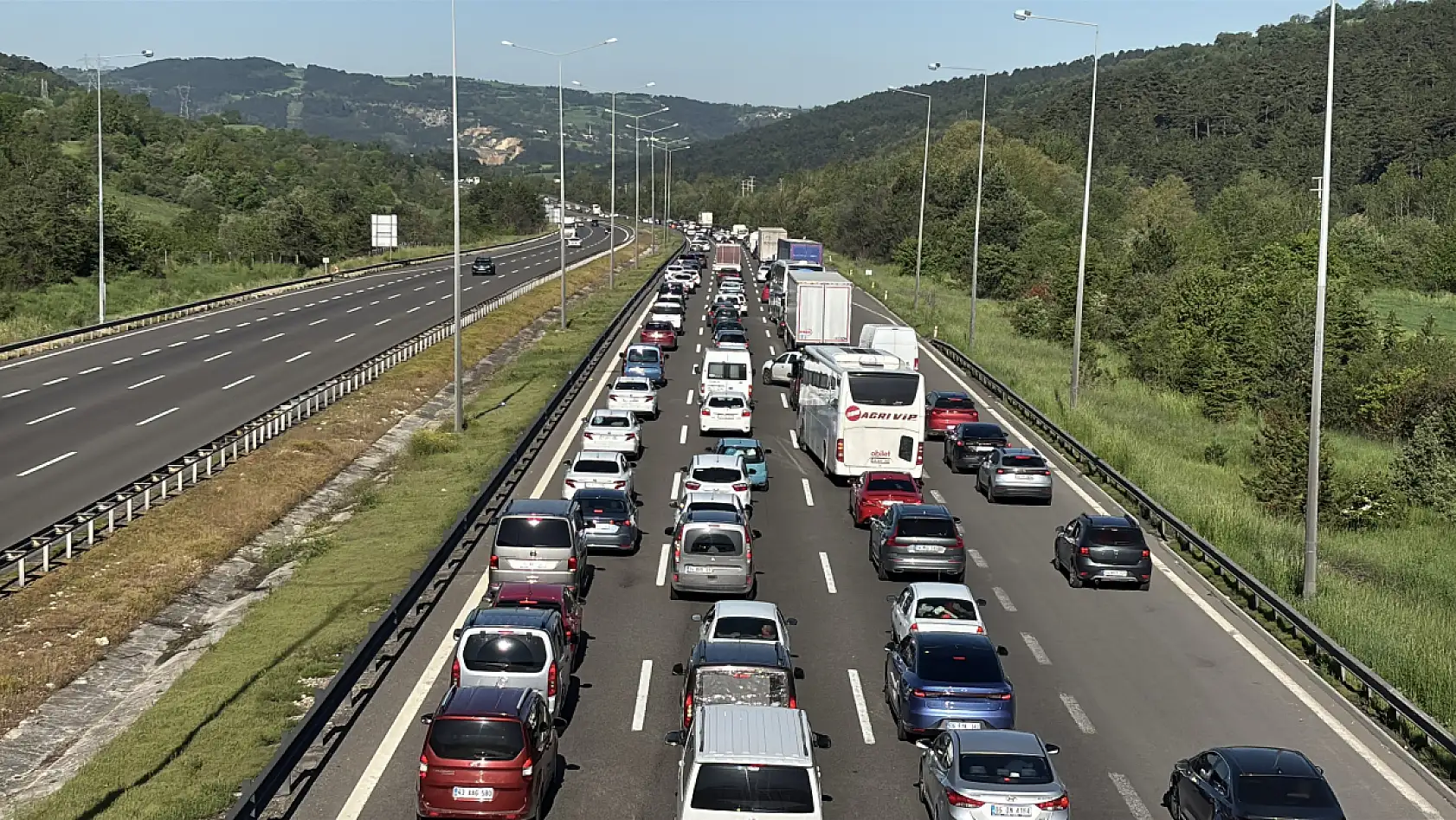 Yola çıkanlar dikkat! Trafikte bekleme süresi uzuyor