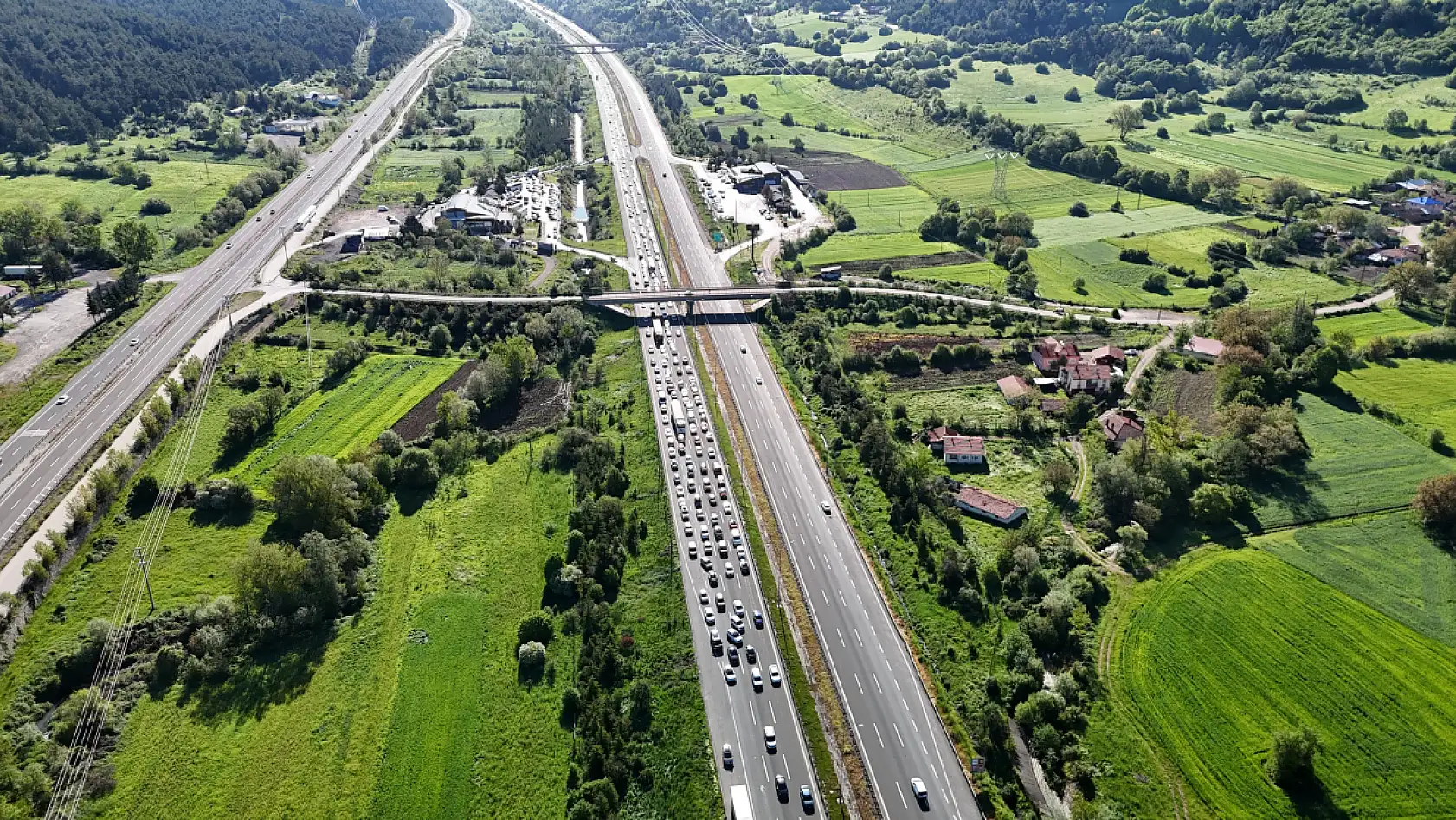 Yola çıkanlar dikkat! Trafikte bekleme süresi uzuyor