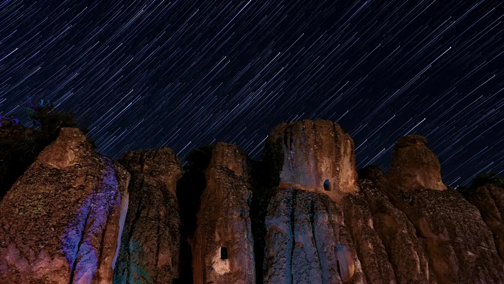 Konya'nın Kapadokya'sında gece büyüsü