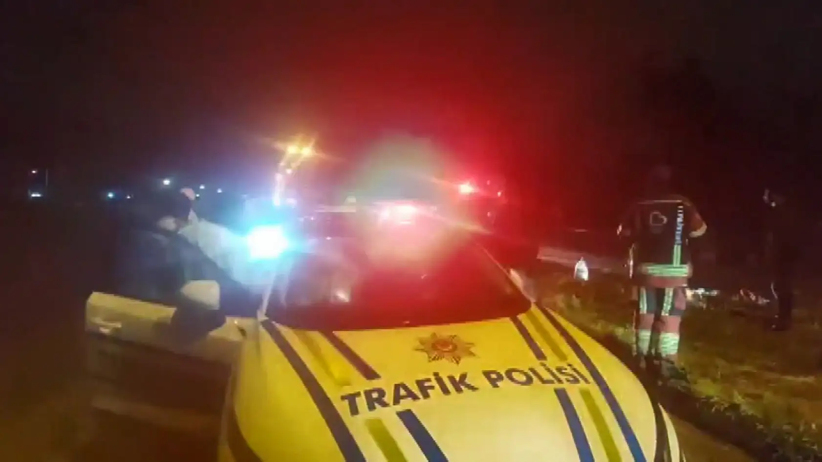 Balıkesir'de yolcu otobüsü devrildi: 3 kişi öldü, 31 yaralı