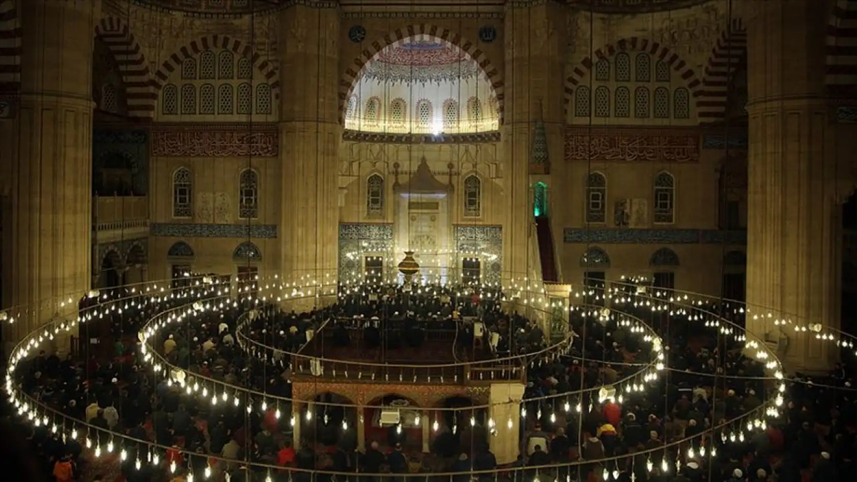 Mevlid Kandili mesajları 2025 | En anlamlı, kısa ve dualı kandil mesajları