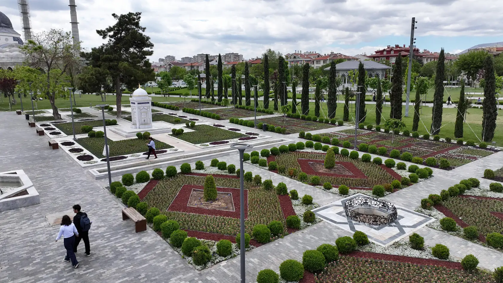 Konya'nın bu noktalardan geçenler gözünü alamıyor