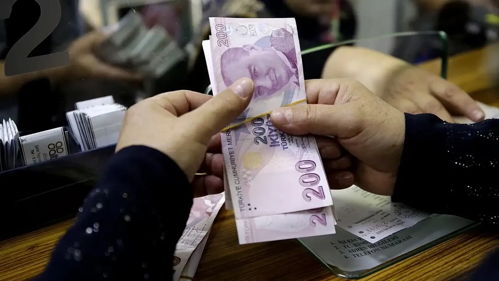 Bankalar yeni müşterilerine faizsiz kredi veriyor! Rakamlar uçtu...