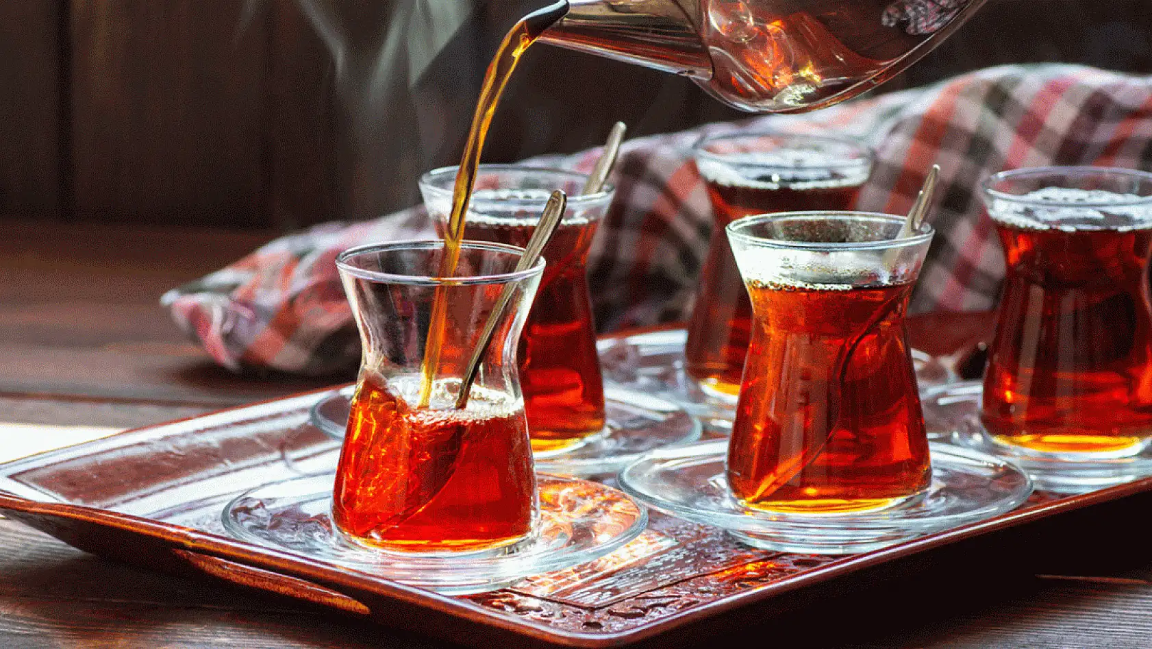 Çay alışkanlığı kansızlığa götürüyor: Karatay'dan kritik uyarı!